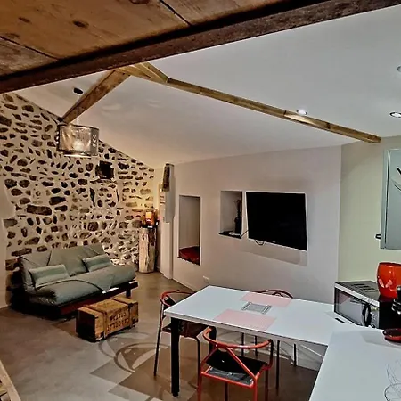 De Village 2p, Terrasse De Toit Et Jacuzzi Privatif Holiday home