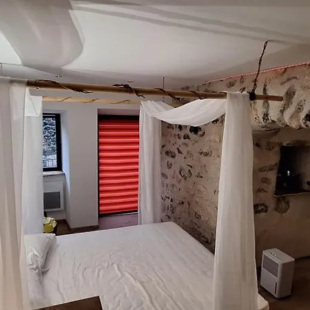 De Village 2p, Terrasse De Toit Et Jacuzzi Privatif Holiday home *