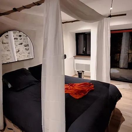 De Village 2p, Terrasse De Toit Et Jacuzzi Privatif Holiday home Aubignas