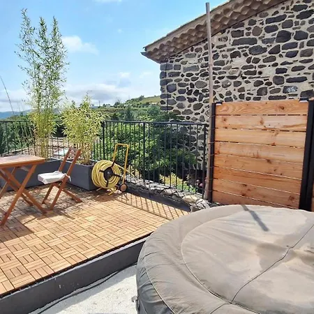 De Village 2p, Terrasse De Toit Et Jacuzzi Privatif Holiday home Aubignas